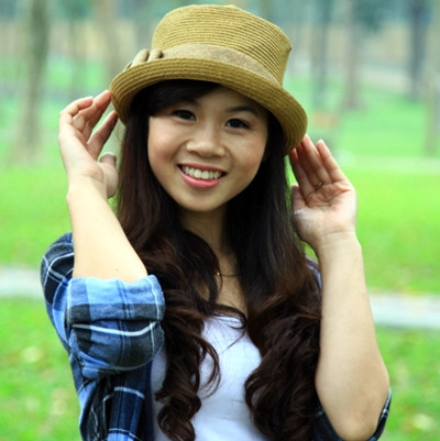 Xinh đẹp và là một MC tài năng, cán bộ Đoàn năng động, Đặng Thị Thủy còn khiến mọi người phải nể phục bởi tài năng viết báo. Cô bạn từng là cộng tác viên của báo Thanh niên, viết báo cho trường và tham gia nhiều hội nhóm, CLB viết lách khác.