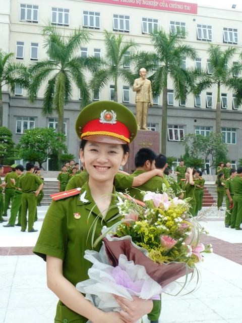 Không chỉ có thành tích học tập, rèn luyện chuyên môn tốt, Bích Thu còn được nhận xét là rất đa tài, năng nổ. Trong 5 năm học, cô bạn đảm nhận nhiều công việc như viết báo, chủ nhiệm Câu lạc bộ Nội san, dẫn chương trình… dù có vất vả nhưng cô luôn sắp xếp thời gian hợp lý, chủ động trong việc lên kế hoạch để đảm bảo vẫn hoạt động phong trào tốt nhưng kết quả học tập vẫn không bị ảnh hưởng.