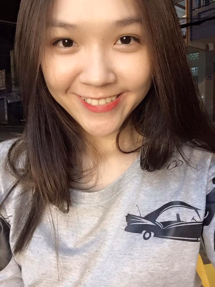 Gây ra rất nhiều tranh luận, nhưng hiện Vi Hari vẫn chưa đưa ra thêm ý kiến nào về đoạn clip và những quan điểm của mình. Được biết, đoạn clip gây sốt mạng vừa qua được cô gái Đồng Tháp thực hiện trong lúc "rảnh rỗi, không có việc gì làm" và chỉ muốn tâm sự vui, nói phiếm với chị em, bạn bè. Chính chủ nhân của đoạn clip cũng bất ngờ khi sản phẩm của mình lại được nhiều người xem và gây tranh cãi lớn như vậy.