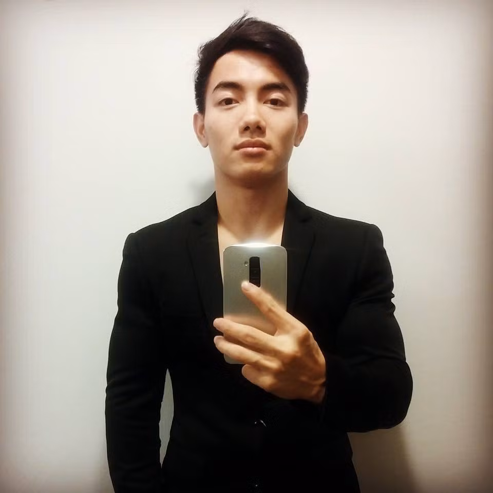 Cũng chính vì điều này mà khán giả nhà dành tặng cho Phước Hưng biệt danh "hotboy thể dục". Việc lọt top 10 VĐV quyến rũ nhất tại SEA Games 28, một lần nữa chứng tỏ sức hút đặc biệt của Phạm Phước Hưng không chỉ với khán giả trong nước mà còn cả quốc tế.