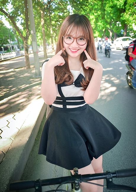 Nhật Linh có biệt danh dễ thương là Linh Mít. Với một số bạn trẻ ham mê các cuộc thi trên truyền hình, Nhật Linh cũng không phải là gương mặt hoàn toàn xa lạ.