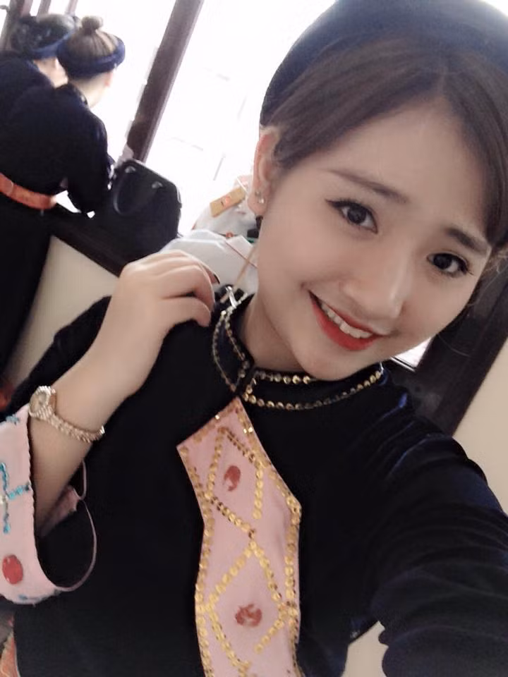 Ngắm vẻ dễ thương của nữ sinh chân ngắn có nụ cười xinh như hoa trường Văn hóa Nghệ thuật Quân đội.