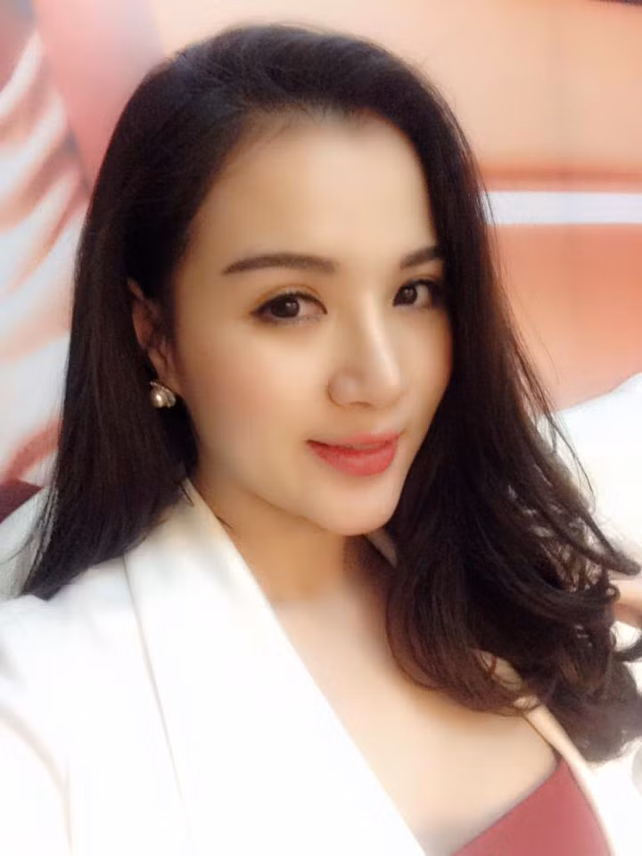 Quả thật, nhìn ngắm những bức ảnh của chị Ngọc Châm ở hiện tại, khó thể tin chị đã qua hai lần sinh nở.