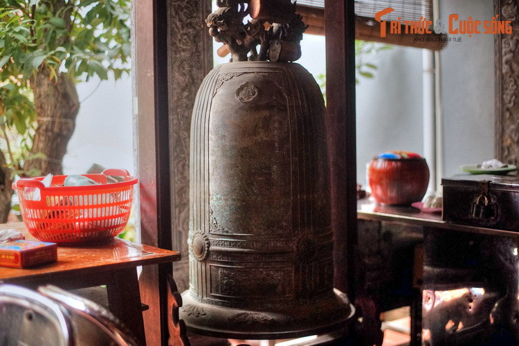 Đến cuối thế kỷ 19, khi lấy đất xây Toà án và trại giam Hỏa Lò, người Pháp đã chuyển chùa Chân Tiên và đình Phụ Khánh về cùng một vị trí ở đất làng Thể Giao (tức Thái Giao) cũng thuộc tổng Tiền Nghiêm cũ, tức vị trí hiện tại.