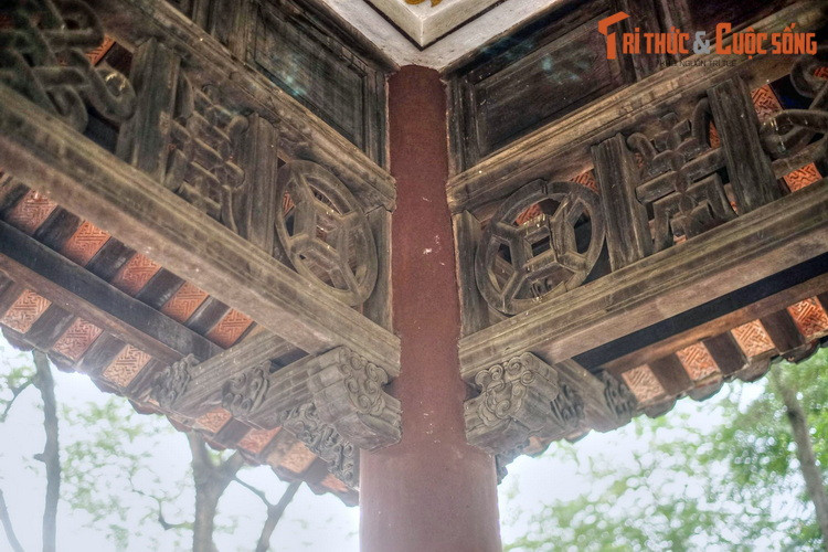 Sau nhiều thăng trầm của lịch sử, ngoài tấm bia đã bị mất thì nhà bia vẫn được bảo tồn khá nguyên vẹn. Về tổng quan, công trình là sự kết hợp giữa kỹ thuật xây dựng phương Tây với phong cách kiến trúc thời nhà Nguyễn.