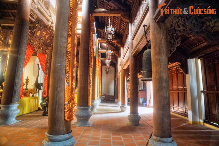 Theo quan niệm của người Việt xưa, Huyền Thiên Trấn Vũ là vị thần làm chủ Phương Bắc, có vai trò đầu lĩnh trong bốn vị thần trấn giữ bốn phương Đông - Tây - Nam - Bắc của kinh thành Thăng Long.