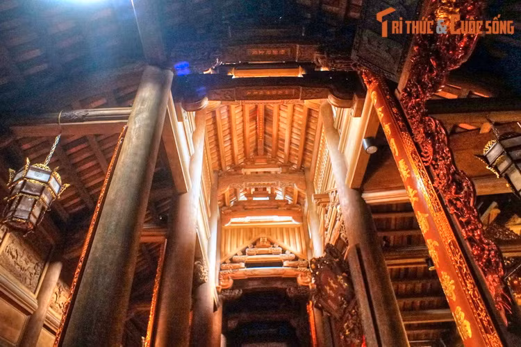 Người xưa đã thần thánh hóa ngôi sao này với chức vị Bắc Đẩu Tinh quân, do vị thần Huyền Thiên Trấn Vũ trấn giữ. Vị thần này cũng được biết đến với các danh hiệu khác như Huyền Thiên Thượng Đế, Bắc Đế Chân Vũ Đế Quân, Chân Võ Đại Đế...