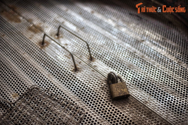 Giếng đã cạn và tục xin sữa cũng thất truyền. Để bảo đảm an toàn cho trẻ em và vật nuôi, miệng giếng được làm cửa kim loại và thường xuyên khóa chặt.