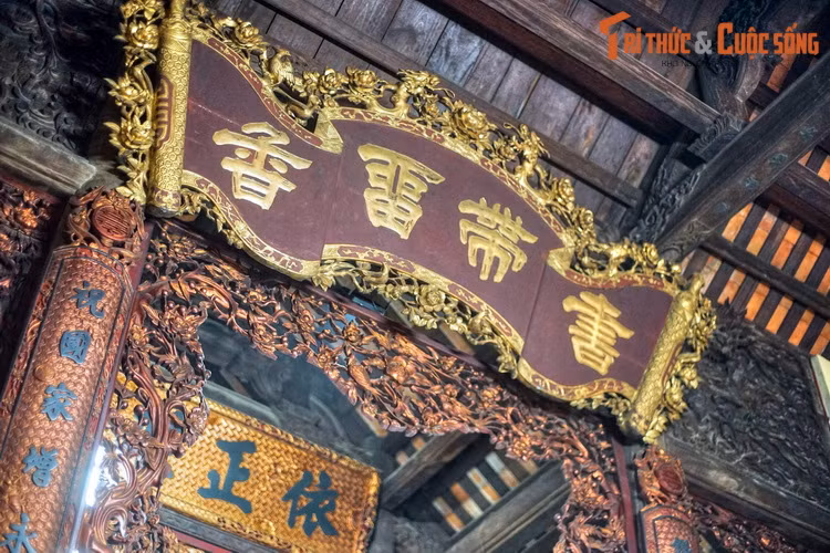 Vào thời thuộc địa, khi người Pháp xây xựng nhà thờ lớn và các công trình liên quan, đền Tiên Thị phải di dời về phía Bắc, chính là vị trí chùa Lý Triều Quốc Sư hiện tại.