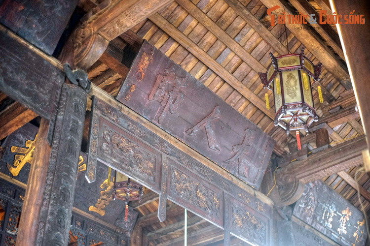 Trong cuộc khành quân của quân Tây Sơn ra thành Thăng Long, chùa Bà Đá đã bị ảnh hưởng bởi tình hình chiến sự, trở nên đổ nát hoang tàn. Đến năm 1850, một vị sư là Giác Vượng đến trụ trì và cho tái thiết chùa.