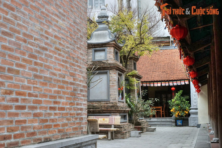 Trong cuộc kháng chiến chống Pháp, chùa là một cơ sở cách mạng ở nội thành thủ đô. Tăng ni Phật tử trong chùa đã đã góp phần vào công cuộc chống giặc ngoại xâm với các hoạt động tuyên truyền vận động, quyên góp ủng hộ kháng chiến...