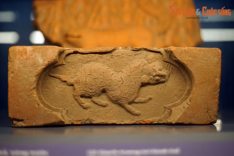 Gạch trang trí hình hổ, thế kỷ 16.