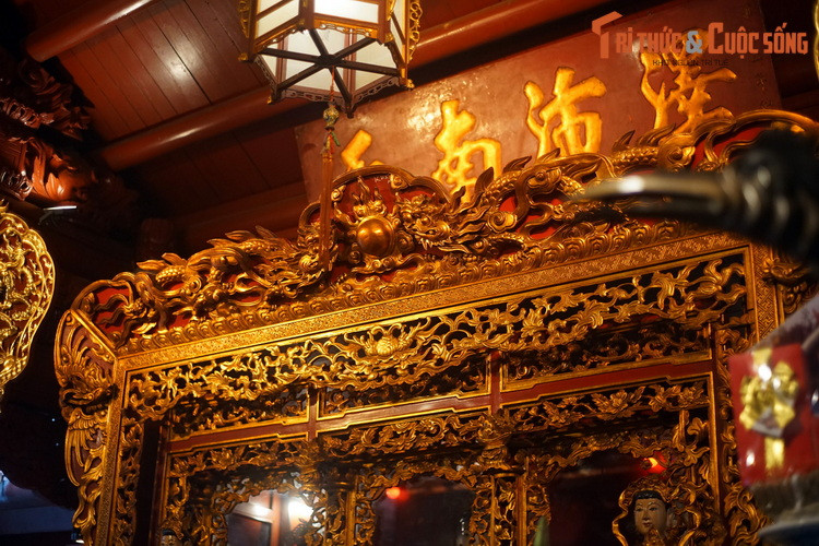 Vào hai dịp mùa xuân và mùa thu, cụ thể là ngày 28/3 và 29/9 Âm lịch hàng năm, nhà đền cùng nhân dân trong vùng sẽ long trọng tổ chức tế lễ để tưởng niệm ngày sinh và ngày hóa của Thần Hỏa.