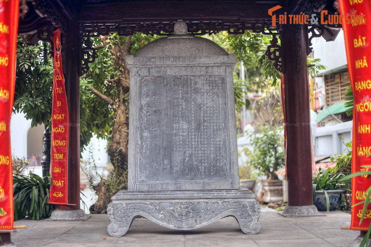 Ngày nay, chùa Vua còn giữ được nhiều hiện vật quý, gồm 14 pho tượng đẹp bằng gỗ hoàng đàn, một bức cửu long chạm trổ tinh vi, nhiều chuông, đỉnh bằng đồng, bia đá... có tuổi đời hàng thế kỷ.