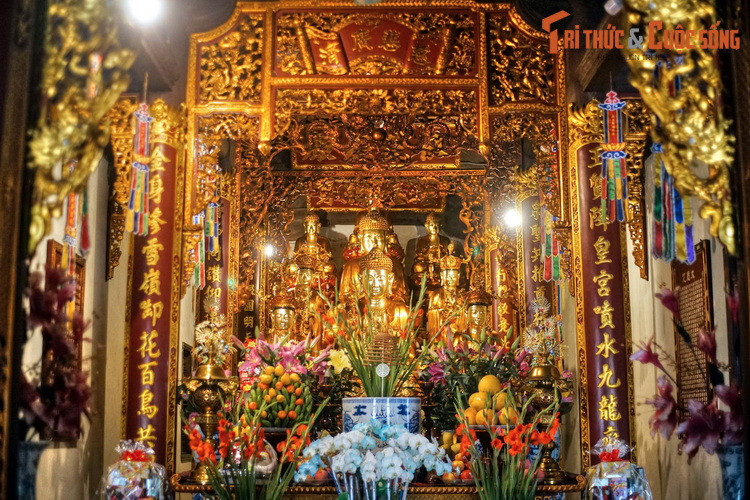 Theo thời gian, Đế Thích quán đã dần chuyển đổi thành chùa Phật giáo, với việc một điện thờ Phật được xây thêm cạnh đạo quán Lão giáo.