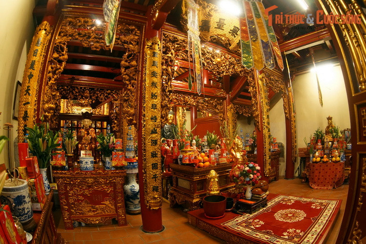 Thời gian ở đây, bà Nguyên phi đã cho dựng Đồng Thiên quán để thực hành đạo Lão. Có chức năng tương tự như chùa trong Phật giáo, quán là nơi tu hành của những đạo sĩ theo Lão giáo.