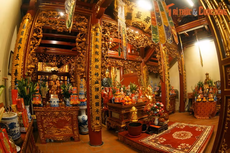 Thời gian ở đây, bà Nguyên phi đã cho dựng Đồng Thiên quán để thực hành đạo Lão. Có chức năng tương tự như chùa trong Phật giáo, quán là nơi tu hành của những đạo sĩ theo Lão giáo.