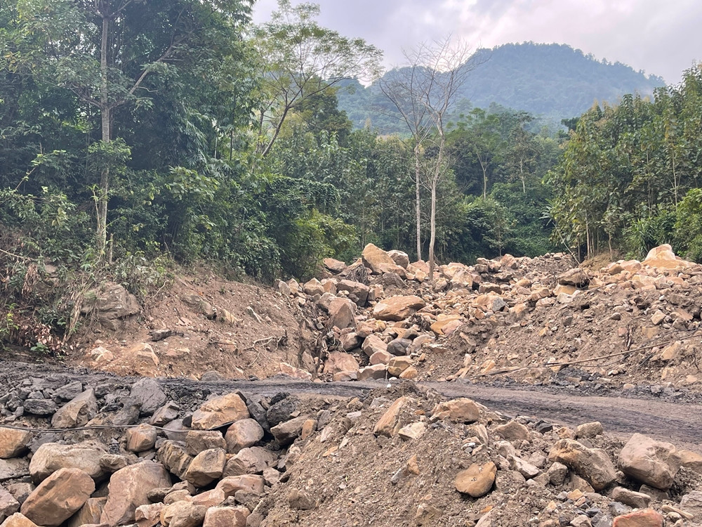 View - Sơn La: Bãi thải mỏ than suối Bàng nguy cơ sạt lở, dân nơm nớp | Báo Tri thức và Cuộc sống - TIN TỨC PHỔ BIẾN KIẾN THỨC 24H