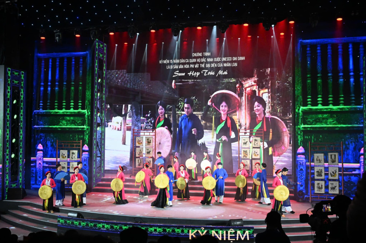 Kỷ niệm 15 năm dân ca quan họ Bắc Ninh được UNESCO vinh danh - Hình 3 Ky niem 15 nam dan ca quan ho Bac Ninh duoc UNESCO vinh danh-Hinh-3