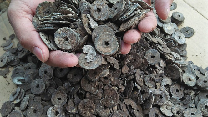 Giai thoai la lung ve dong tien trong lich su Viet Nam-Hinh-2