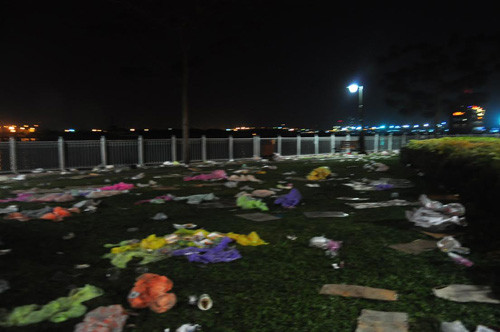 Đủ loại rác...