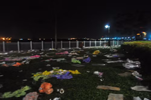 Đủ loại rác...