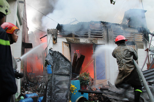 Hỏa hoạn lien tiép ỏ phuòng Truòng Thọ, quan Thu Duc-Hinh-2