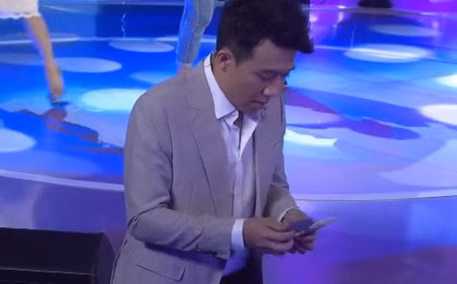 Cuc soc hanh dong hao phong cua Tran Thanh va nu dai gia