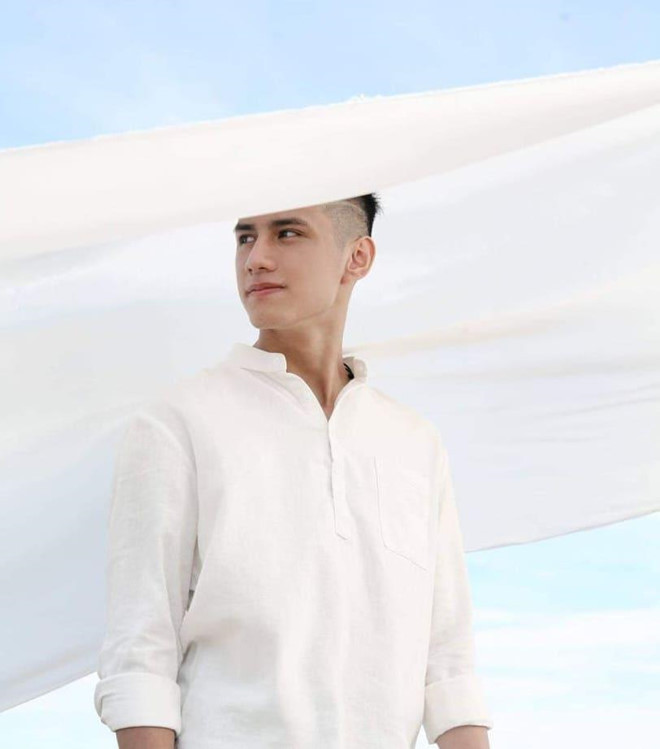 Bac si tuong lai khoe anh 'day thi thanh cong', hut hon chi em-Hinh-3