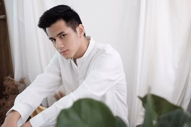 Bac si tuong lai khoe anh 'day thi thanh cong', hut hon chi em-Hinh-5