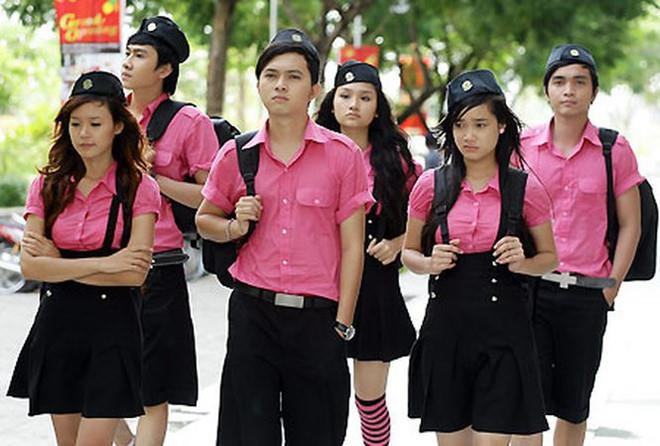Những thiên thần áo trắng (2009) là bộ phim truyền hình dài 40 tập về đề tài học đường do Lê Hoàng làm đạo diễn. Với thể loại hài hước, tình cảm và tâm lý, phim có sự tham gia của dàn cast chính là Miu Lê, Nhã Phương, Mai Phương, Midu, Lan Phương, Đỗ Tùng Lâm và Nam Cường.
