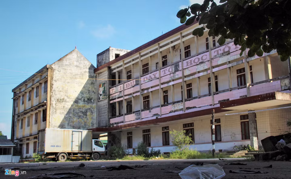 Bom kim tiem vuong vai trong truong chuyen bo hoang