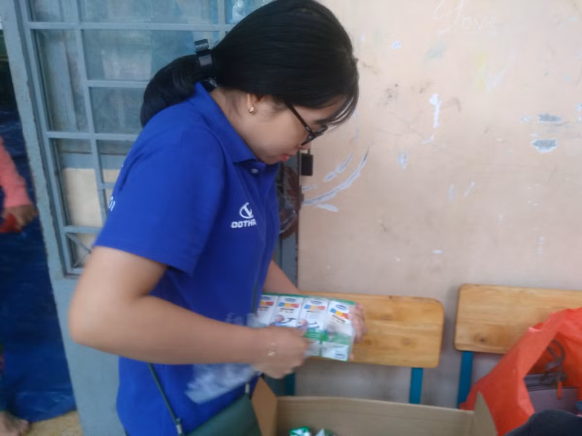 Các nhu yếu phẩm, thức ăn được tích trữ để chu cấp, phân phát cho người dân. 