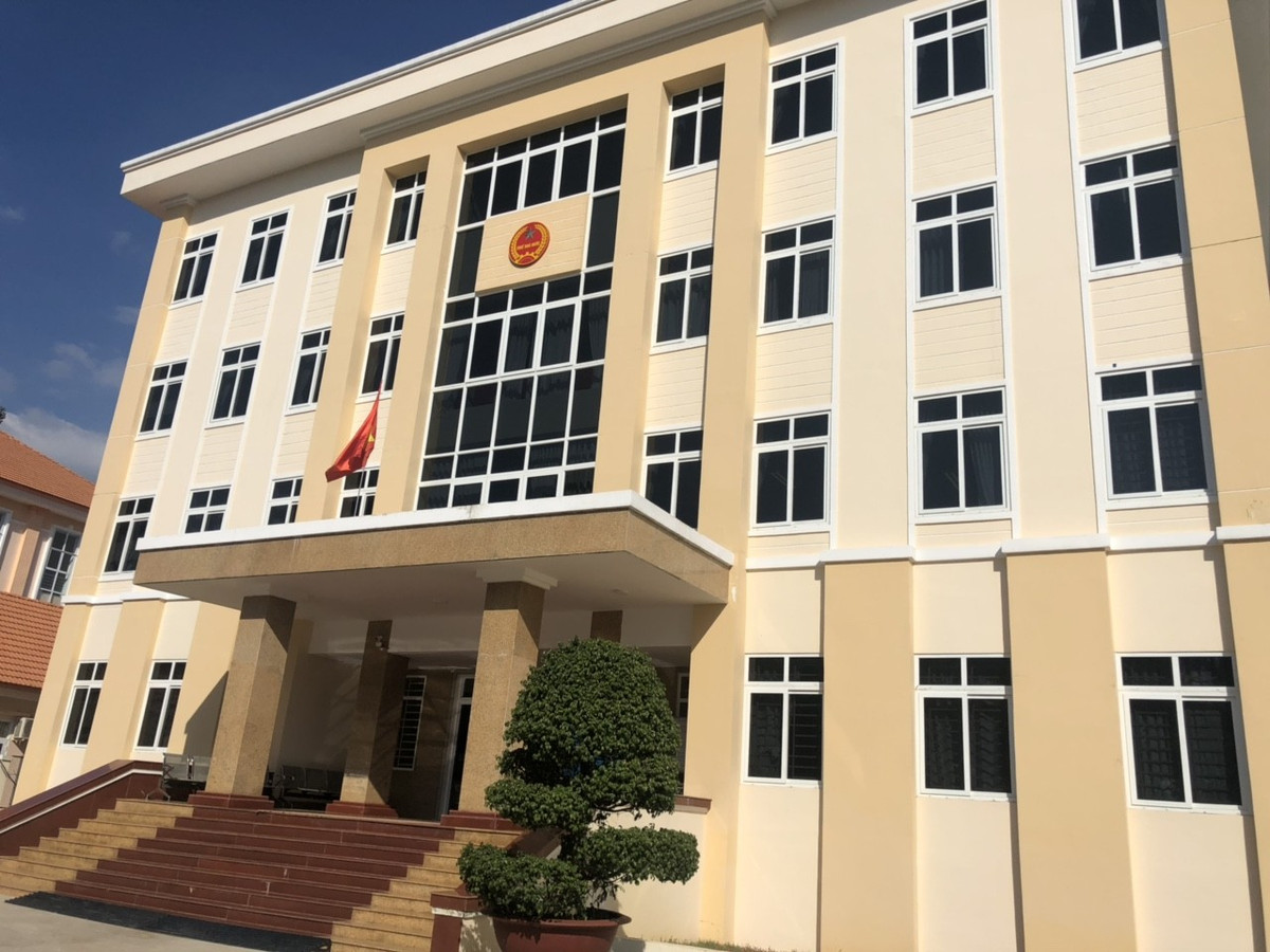 Chi Cuc truong Chi cuc thue o Binh Phuoc bi to an chan tien