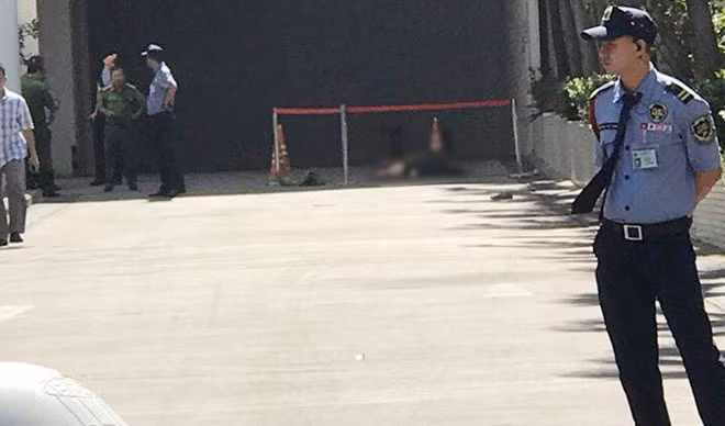 Rơi từ tòa nhà Saigon Trade Center, người đàn ông tử vong Roi tu toa nha Saigon Trade Center, nguoi dan ong tu vong