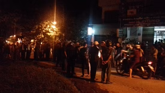 Doc gi hom nay 30/11: Thuc hu vu thanh nien bi chem cut tay giua pho-Hinh-2