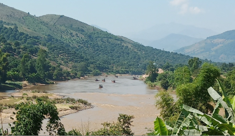 Son La: “Cat tac” ngang nhien long hanh nhon nhip tren song Ma-Hinh-3