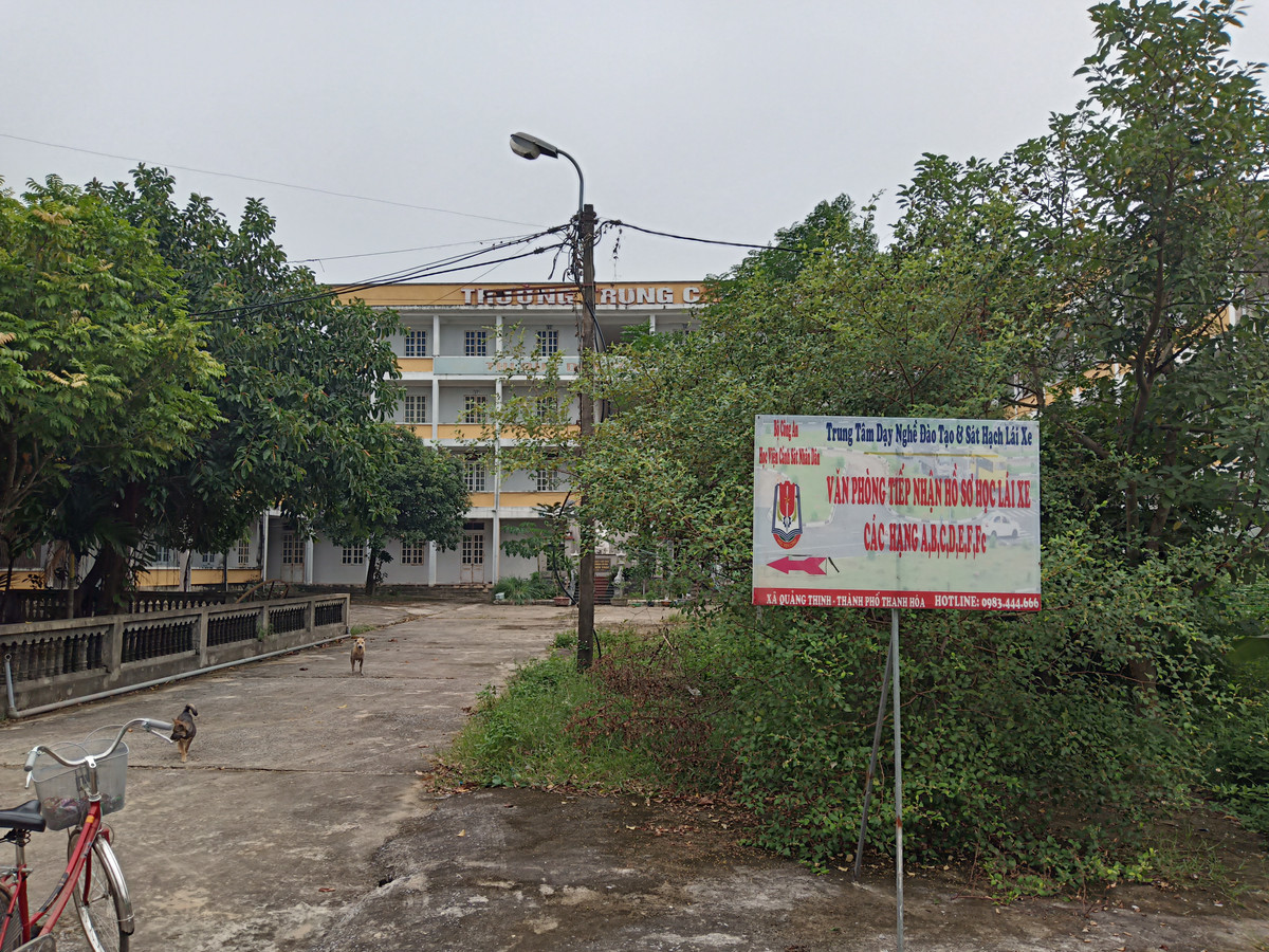 Thanh Hóa ra quyết định sai, Chủ tịch HĐQT trường Văn Hiến lợi dụng, gây sai phạm hàng loạt (Kỳ 2) - Hình 2 Thanh Hoa ra quyet dinh sai, Chu tich HDQT truong Van Hien loi dung, gay sai pham hang loat (Ky 2)-Hinh-2