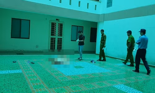 Hai nguoi dan ong nghi tu tu o TP.HCM.