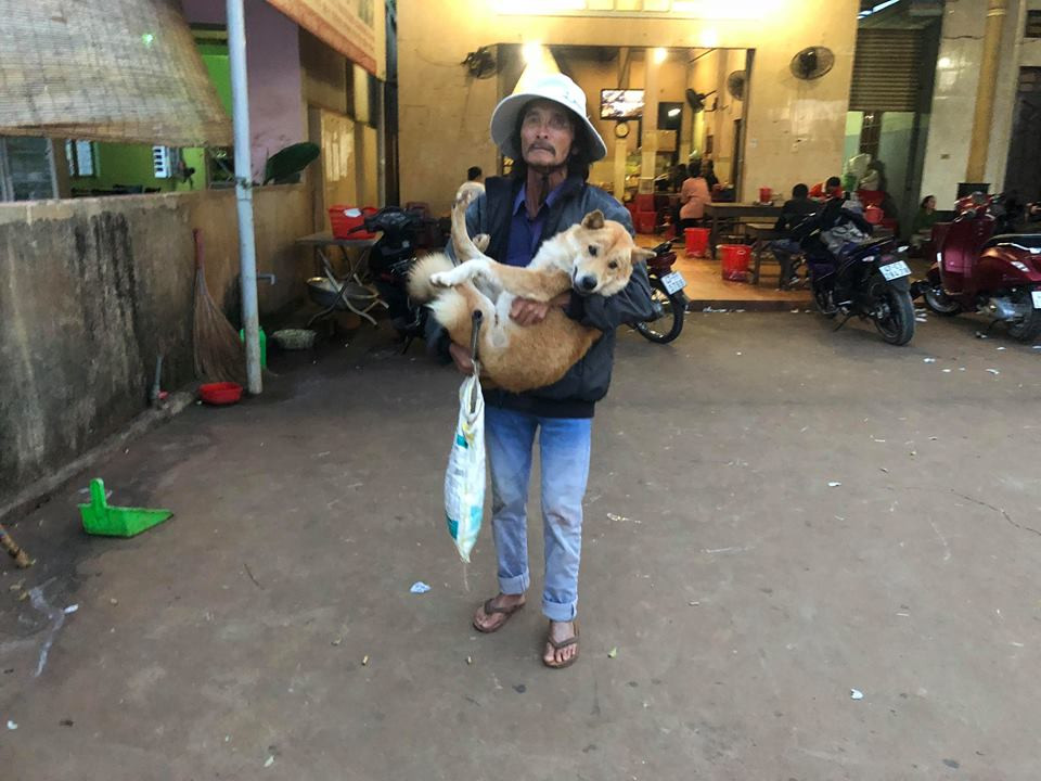 Thuong cam ong lao mu trung xo so doc dac van phai di ban tung to ve so