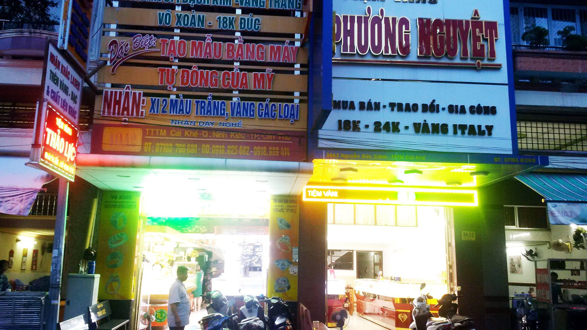 Xem xét trả lại 20 viên kim cương cho tiệm vàng Thảo Lực Xem xet tra lai 20 vien kim cuong cho tiem vang Thao Luc