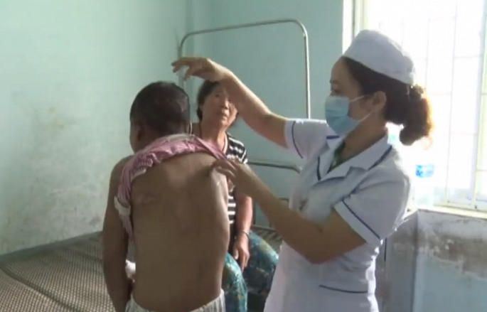 Đánh nữ giúp việc dã man như thời trung cổ, “Nga vọc” lĩnh 10 năm tù - Hình 2 Danh nu giup viec da man nhu thoi trung co, “Nga voc” linh 10 nam tu-Hinh-2