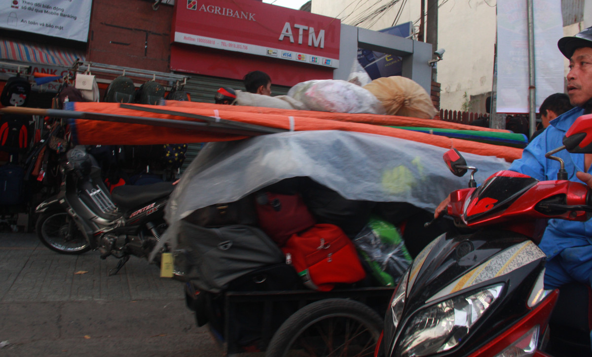 Xe ba gac, tu che “nao loan” duong pho Sai Gon-Hinh-5