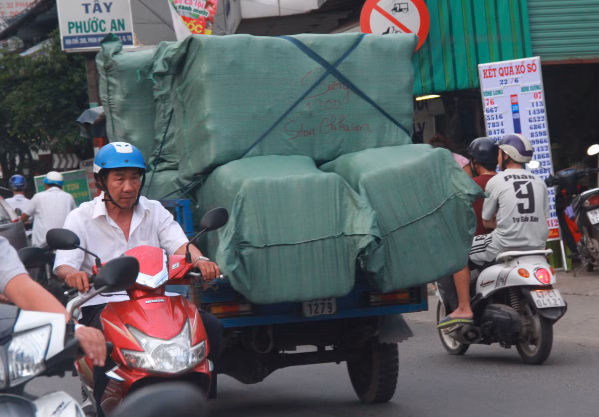 Xe ba gac, tu che “nao loan” duong pho Sai Gon-Hinh-3