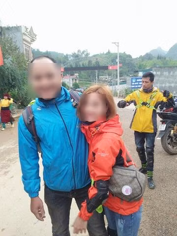 Song song với độ hot của chàng trai 8X Tiền Giang cưỡi xe máy từ Việt Nam đến Pháp đang khiến nhiều người ngưỡng mộ, giới phượt thủ Việt cũng đang không ngừng bàn tán xôn xao trước một câu chuyện bịa đặt vô cùng bi hài xuất phát từ một nữ phượt thủ thích "sống ảo" có tên tài khoản T.R (sinh năm 1996, ở Thái Bình).