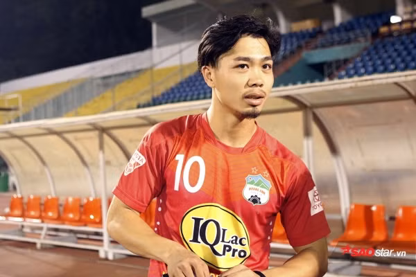 Phan ung la cua Cong Phuong khi nhac den Hoa Minzy-Hinh-2