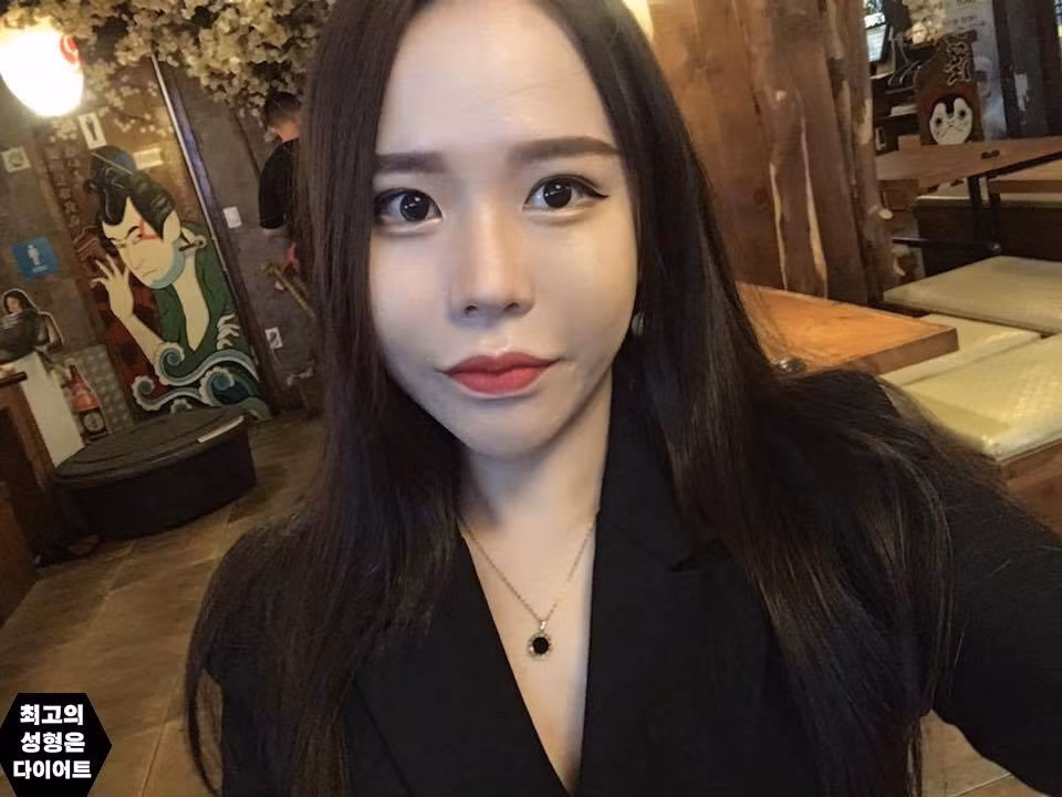 Hot girl Hàn Quốc giảm được 30kg sau 6 tháng và trở nên xinh đẹp, hạnh phúc hơn.