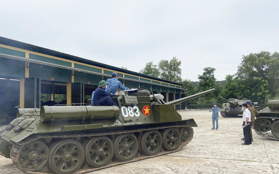 Ấn phẩm Militarnyi nhận xét, sở dĩ Quân đội Việt Nam có khả năng duy trì trạng thái sẵn sàng chiến đấu của pháo tự hành chống tăng SU-100 là nhờ việc hoán đổi các thành phần với xe tăng T-54/55, khi giữa hai vũ khí có nhiều sự tương đồng.