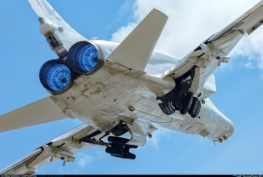 Điều này cho phép thực hiện cuộc tấn công cường độ cao, không chỉ nhằm vào các tuyến phòng thủ lớp 1 mà còn cả các địa điểm phía sau, khiến đối thủ mất khả năng phục hồi nhanh chóng.