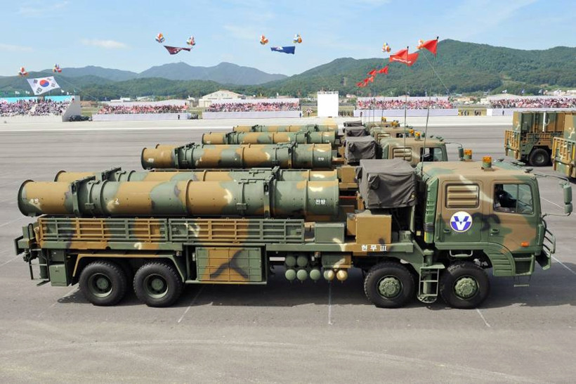 Hyunmoo-5, còn được gọi là “Tên lửa hiệu suất cao” (HPM), được thiết kế để vô hiệu hóa những căn cứ quân sự, hầm ngầm dưới lòng đất. Tên lửa Hyunmoo-5 có thiết kế độc đáo nhằm kích nổ ngay trên những căn cứ ngầm, vô hiệu hóa công trình bằng giải pháp chôn vùi sâu hầm ngầm trong lòng đất.